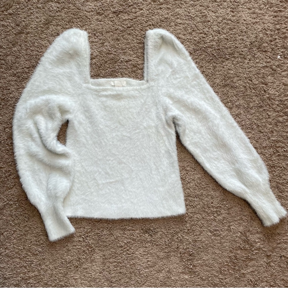 White Knit Top with Balloon Sleeves